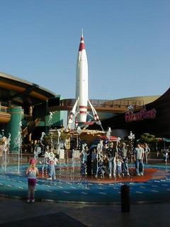Fountain in Tomorrowland.  Even thought it was nearly winter kids were having fun playing in this fountain<br>Location: <a href="https://www.google.com/maps/search/?api=1&query=33.81192,-117.91727" target="_new">Disneyland</a>